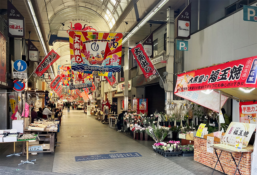 明石市魚の棚商店街の風景